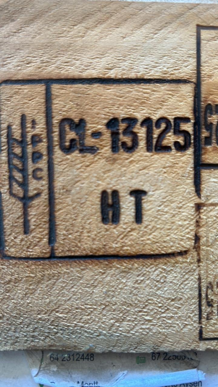 Sello real NIMF-15 (HT) marcado en un pallet fabricado por Argal Pallets